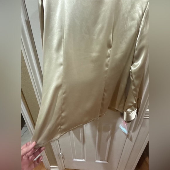 Conrad C Collection Ladies Gold Satin Blouse Size 12 $69 - Picture 12 of 12